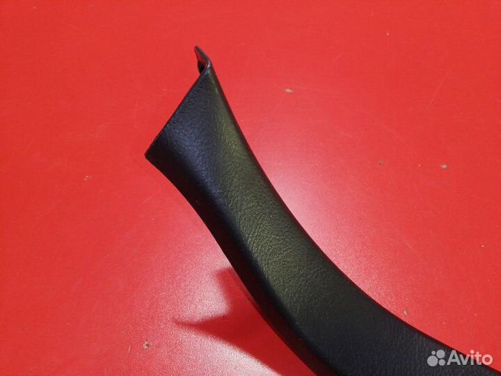 Обшивка двери багажника задняя левая Toyota