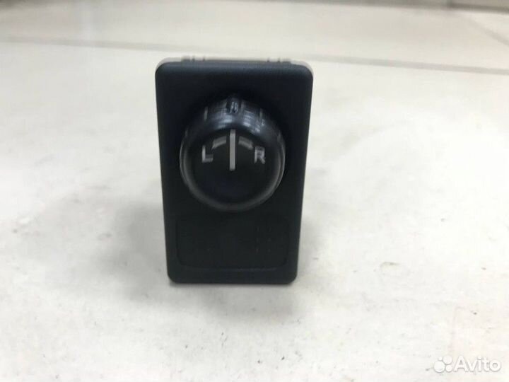 Переключатель регулировки зеркал Nissan Almera