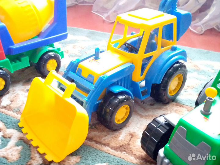 Модельки тракторов