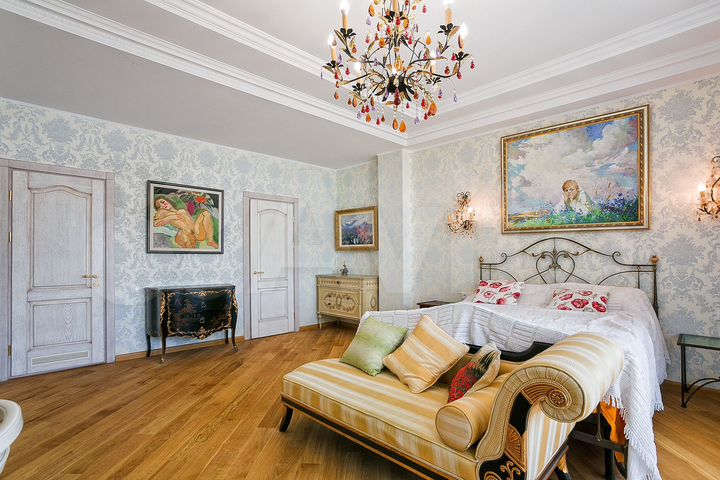 3-к. квартира, 142,3 м², 3/8 эт.