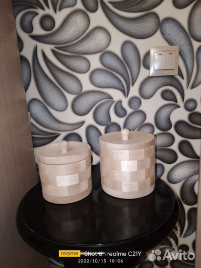 Солонка и сахарница