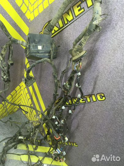 Проводка Блок предохранителей Лансер 10 2.0 МКПП