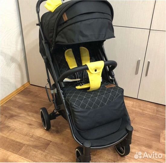 Прогулочная коляска новая