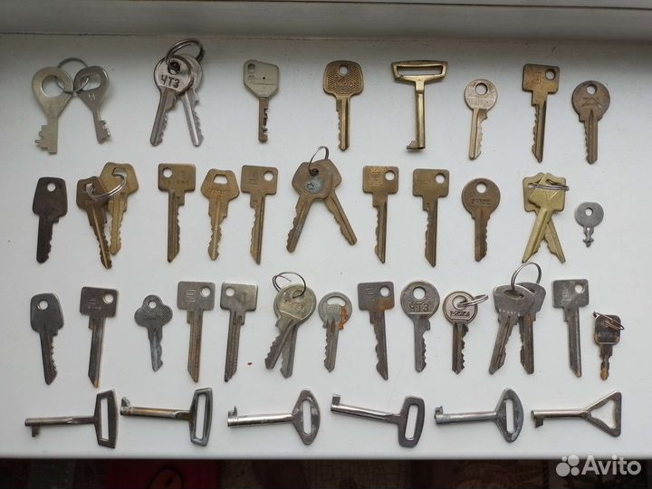 Ключи разные от замков СССР 45 шт.+ 9шт