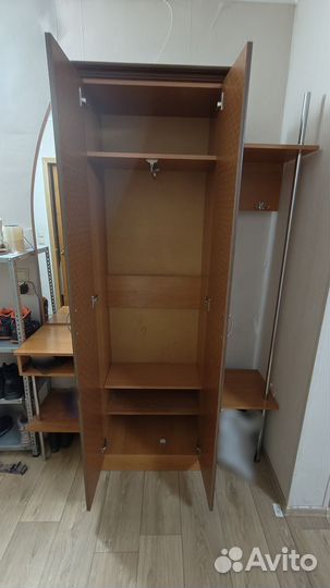 Шкаф в прихожую с зеркалом