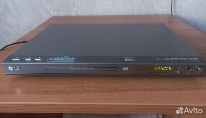 DVD плеер LG DK673X