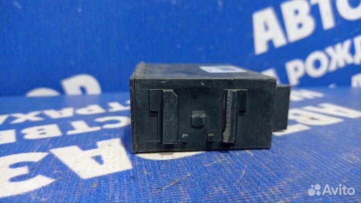 Блок иммобилайзера Toyota Avensis седан 1AZ-FSE