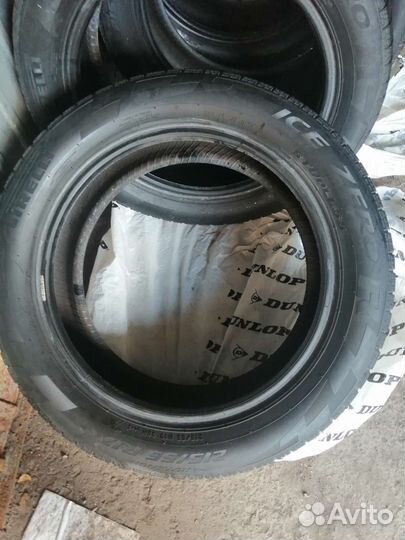 Pirelli Ice Zero 215/55 R17