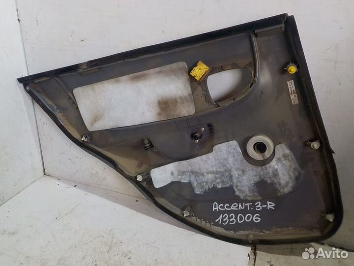 Обшивка двери hyundai accent задняя правая