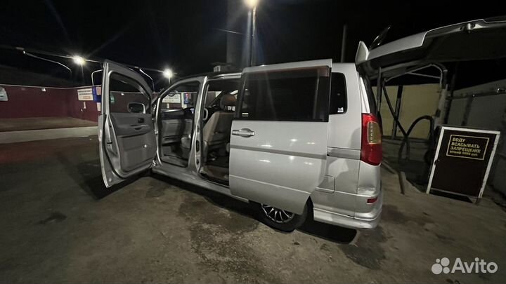 Nissan Serena 2.0 CVT, 2001, 70 000 км