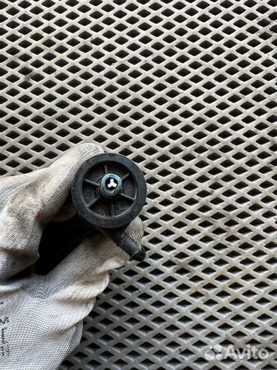 Насос (моторчик) омывателя стекла Mercedes-Benz