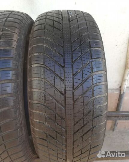 Goodyear Vector 4Seasons 205/50 R17 89V