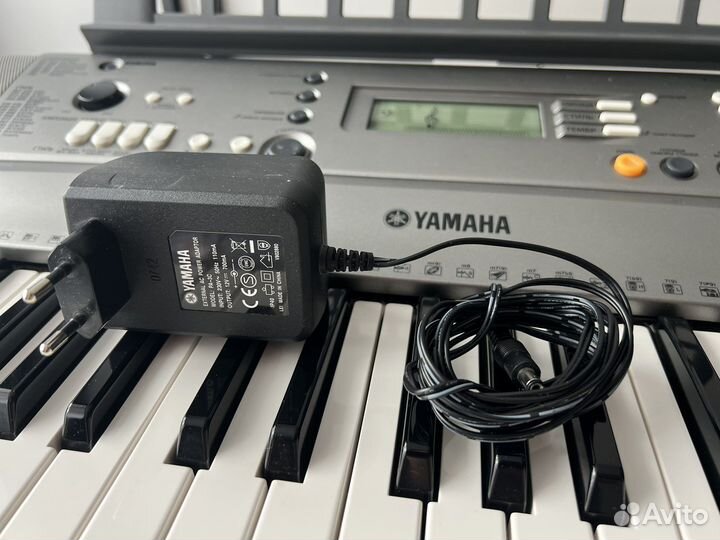 Синтезатор Yamaha PSR-R300