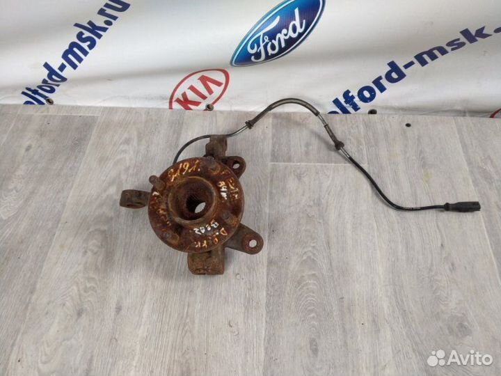 Кулак поворотный передний правый Ford Fiesta