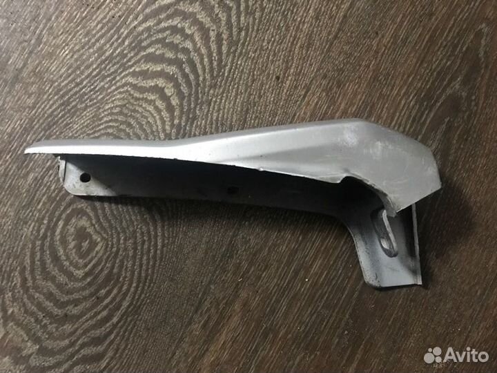 Накладка на крыло передняя правая Toyota Noah