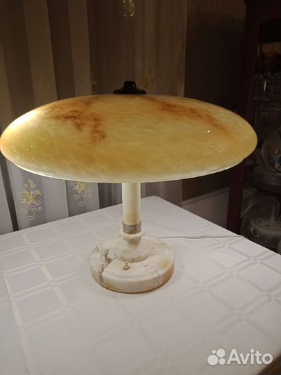 Старинная настольная лампа