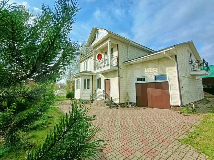 Коттедж 190 м² на участке 12 сот.