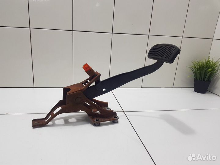 Педаль тормоза (Changan CS35plus)