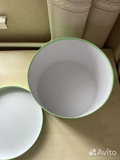 Подарочная коробка