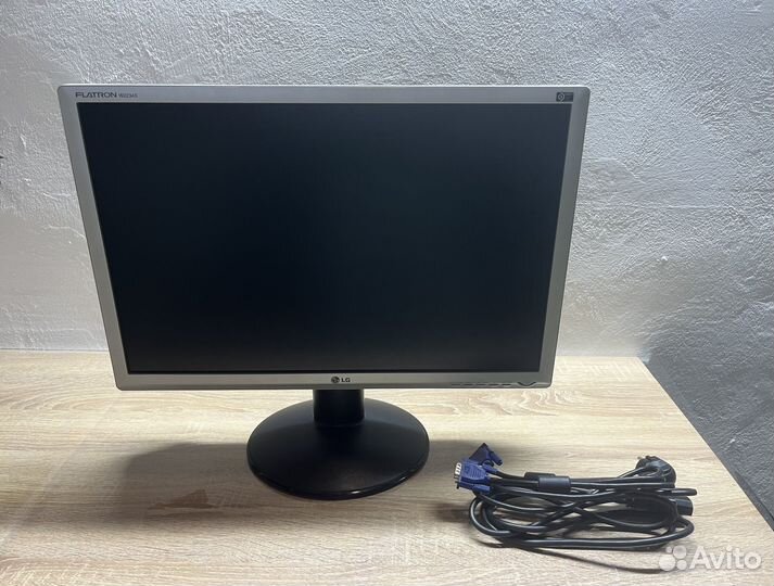 Монитор LG flatron W2234S