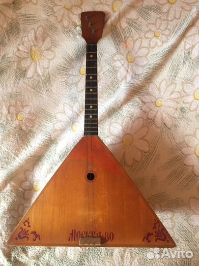 Балалайка Москва 80