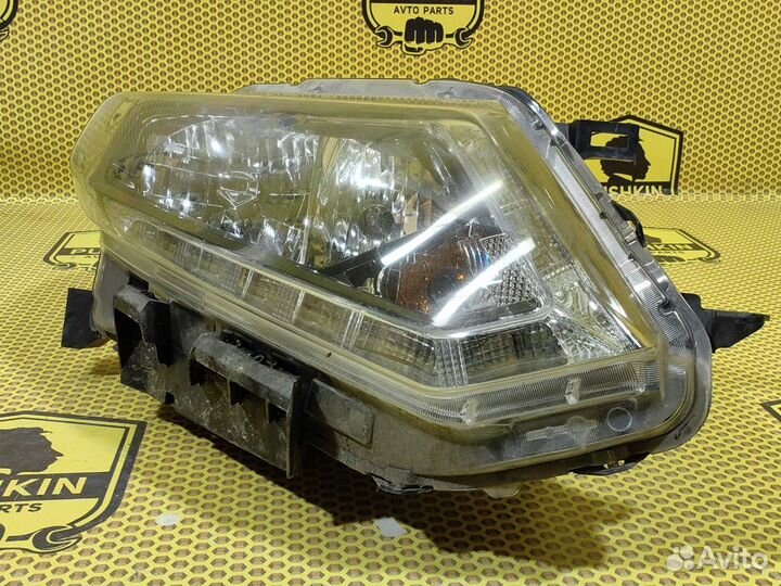 Фара правая Nissan X-Trail
