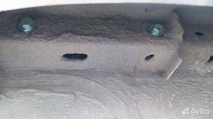 Фаркоп на skoda octavia тур лифтбек 2006 год