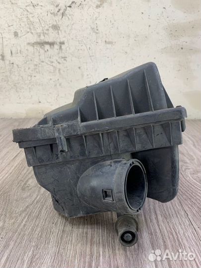 Корпус воздушного фильтра Opel Astra H 2004-2015