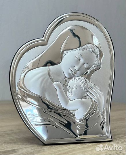Мария с младенцем, панно в форме сердца