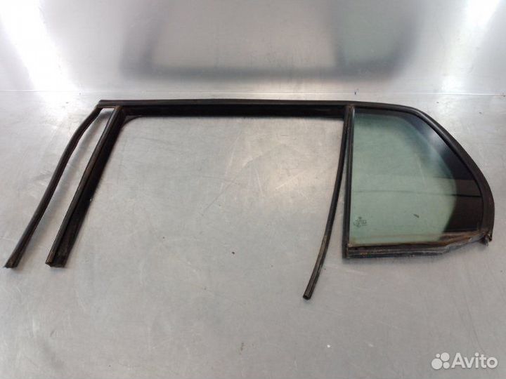 Направляющая стекла двери Volkswagen Golf V