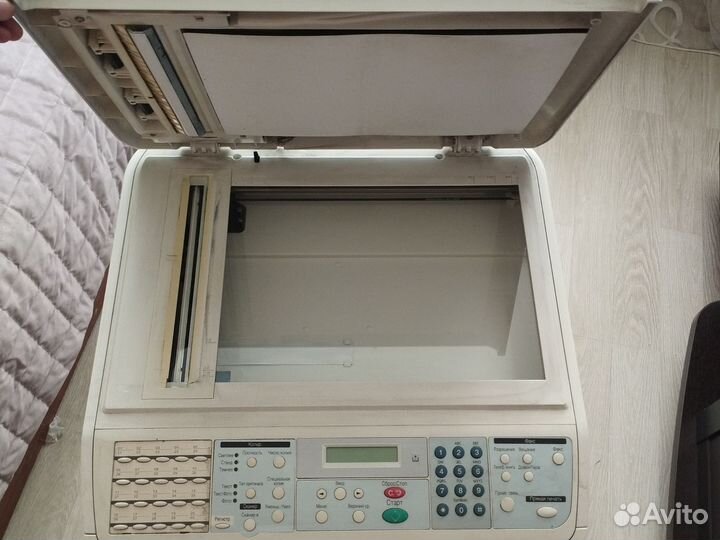 Принтер сканер копир лазерный цветной