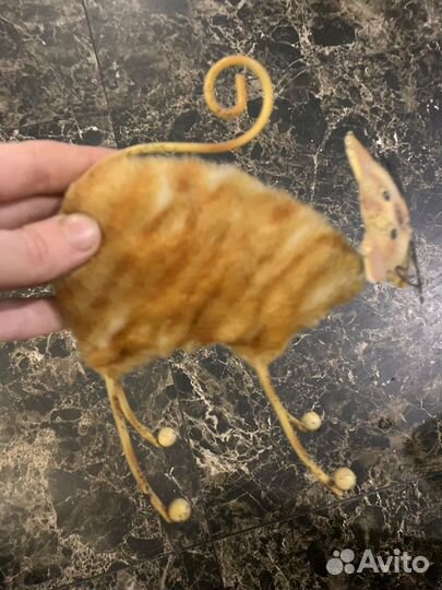 Кошка сувенир