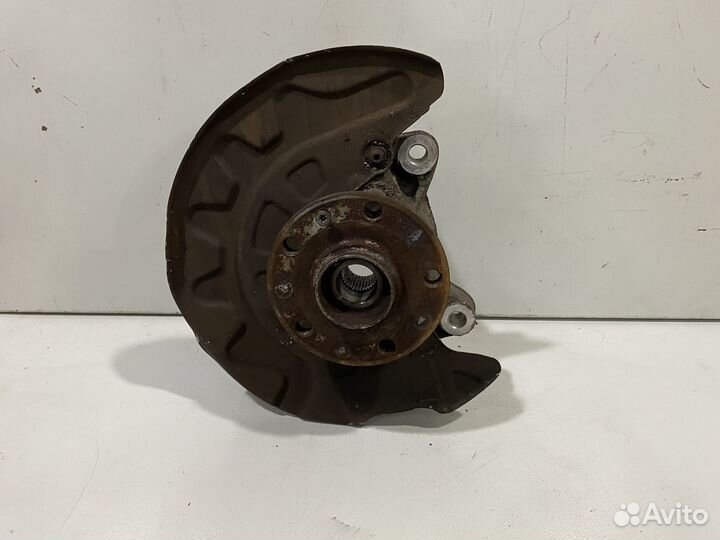 Кулак поворотный правый Volkswagen Tiguan 2