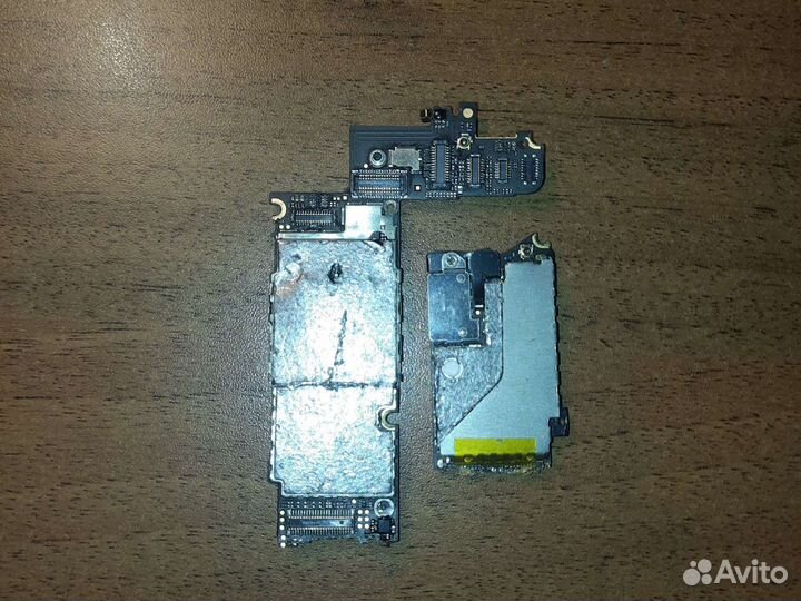 Материнские платы от iPhone 5 и 4