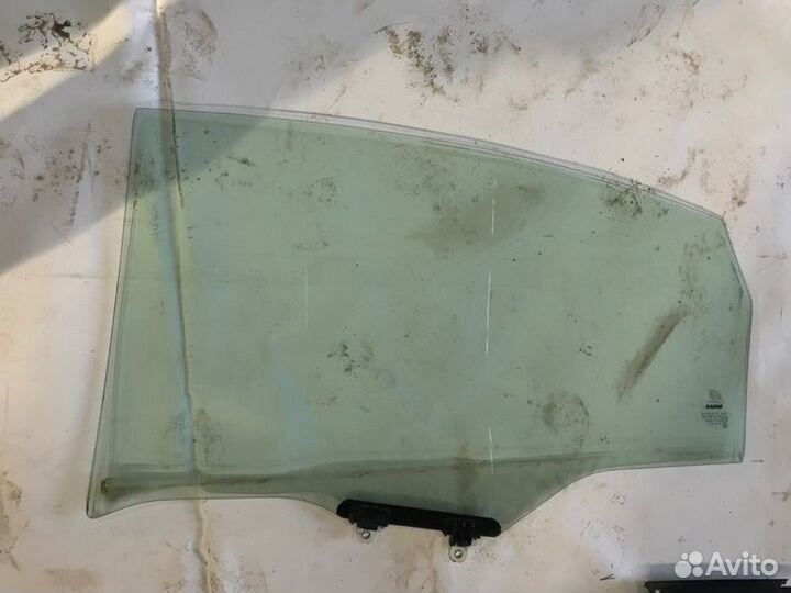 Стекло двери задней заднее левое Nissan Almera G15