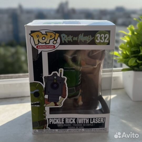 Фигурка Funko Pop Pickle Rick (With Laser)