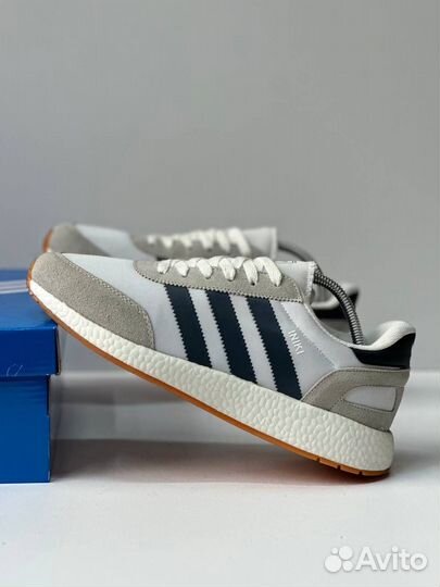 Adidas iniki