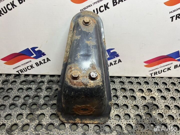 81437400186 Кронштейн амортизатора передний