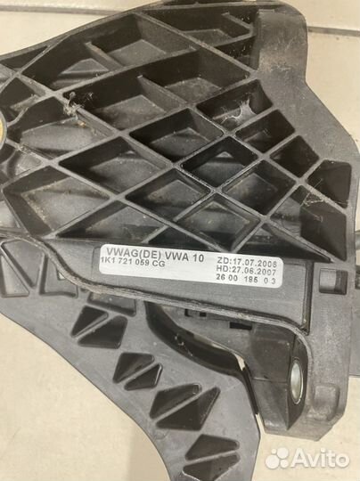 Педаль сцепления 1K1721059CG skoda Octavia