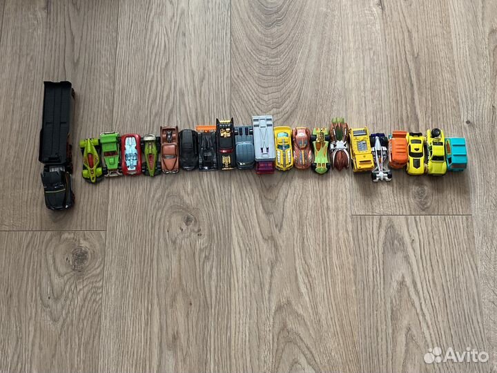 Машинки hotwheels