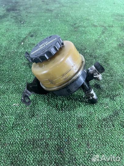 Бачок гидроусилителя Toyota Vista V30