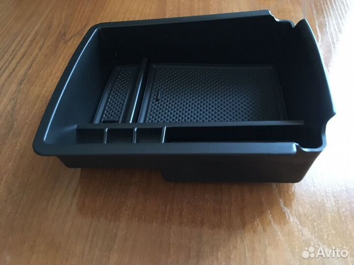 Консоль для хранения мелочей в Volkswagen Golf