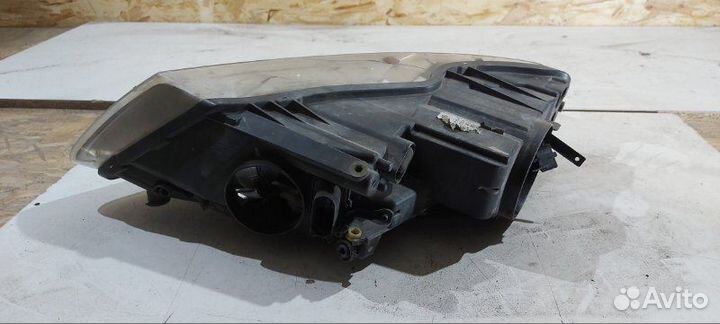 Фара галогеновая передняя правая Volkswagen