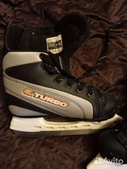 Коньки хоккейные