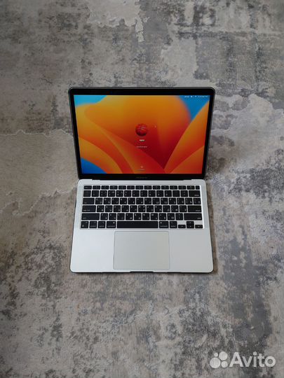 Apple MacBook Air 13 2020 m1 8gb 256 123 цикла 97%