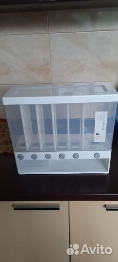 Емкость для сыпучих продуктов