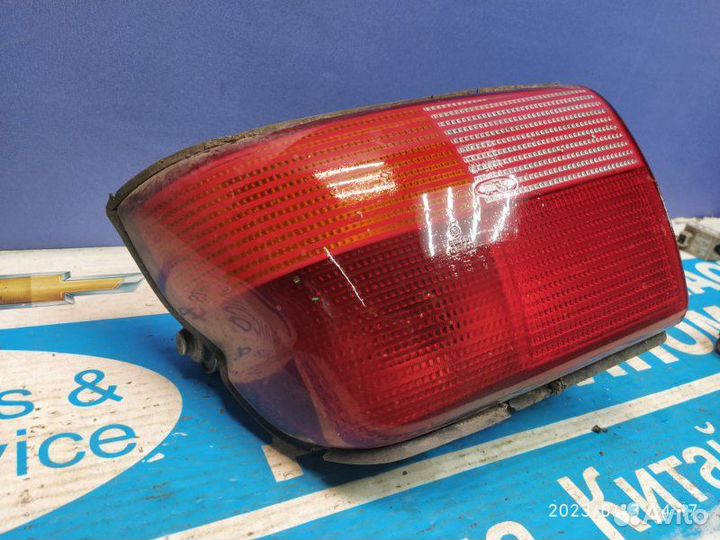 Фонарь задний правый Ford Escort 95-01