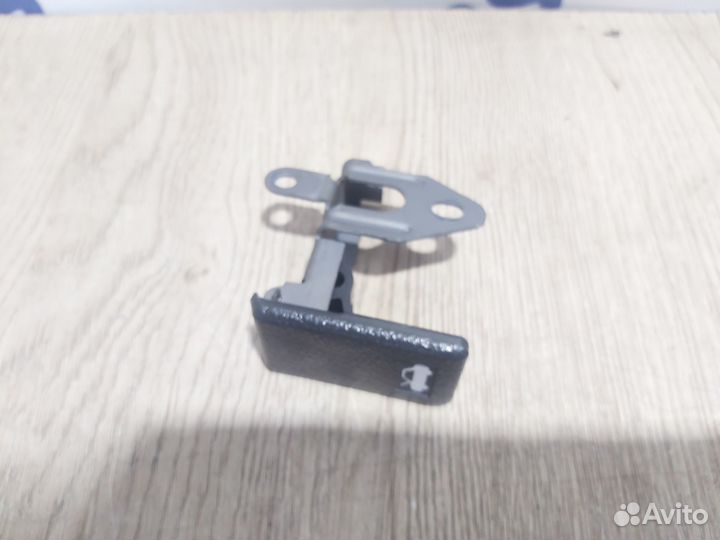 Лапка открывания капота Honda Fit GD1 2004г