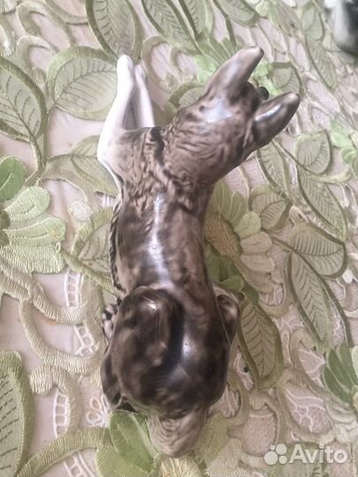 Фигурка фарфоровая Собака