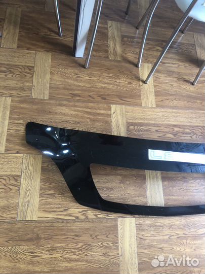 Дефлектор капота